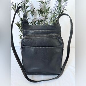 Vintage Fossil navy blue leather messenger crossbody